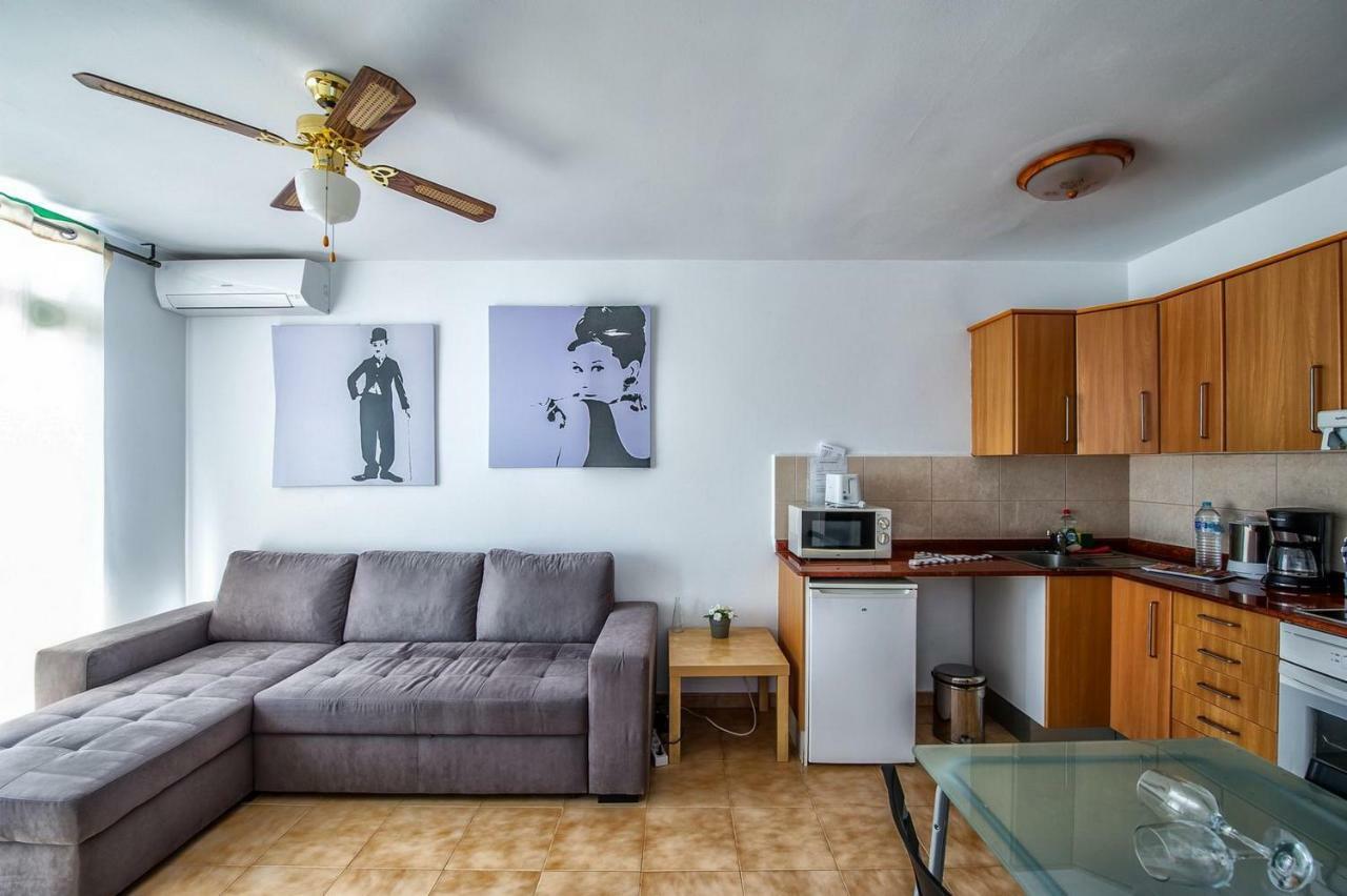 Apt With Terrace Facing Amadores Beach Exterior photo